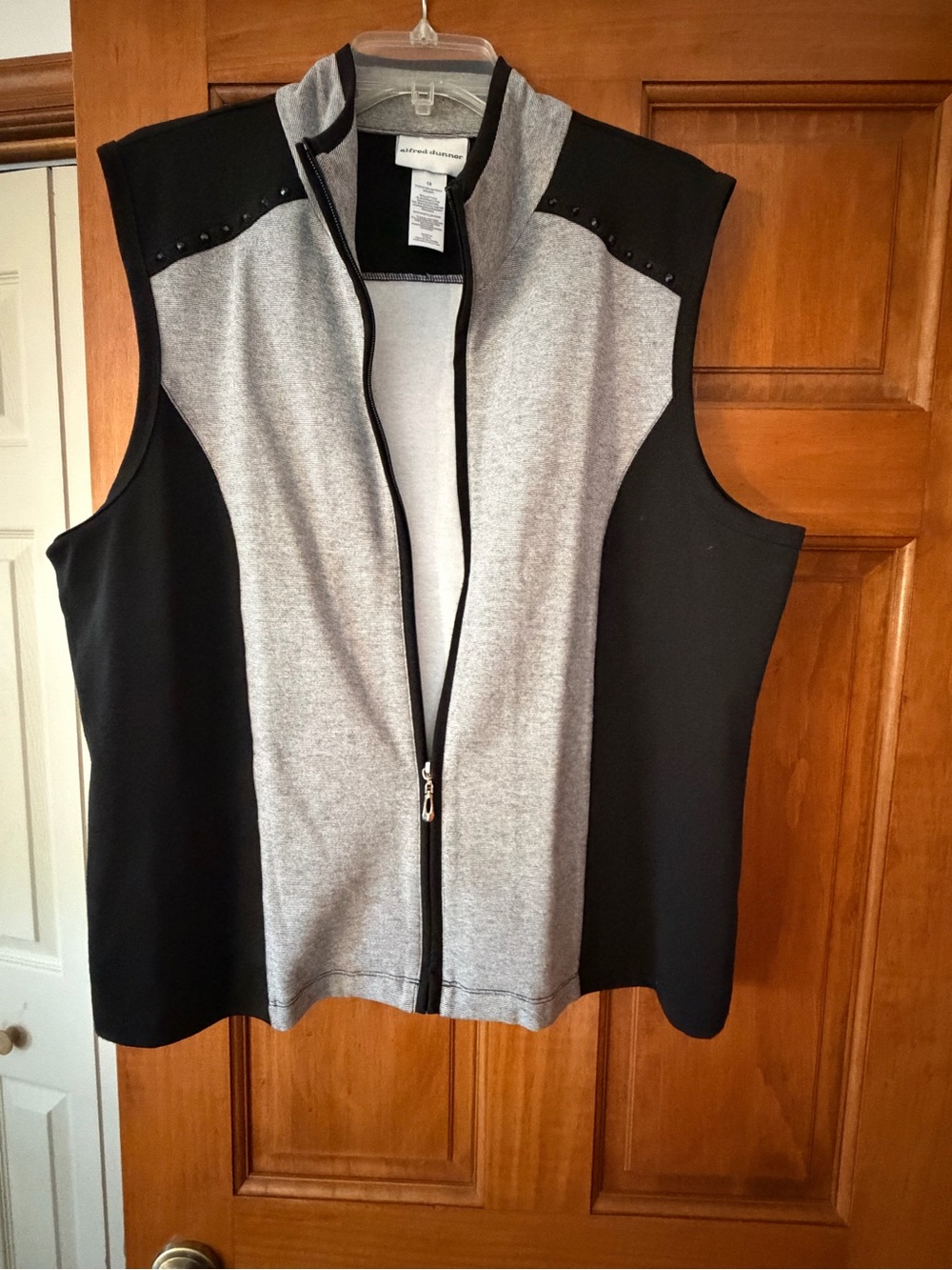 Alfred Dunner Black and Gray Sleeveless Zip Front Vest